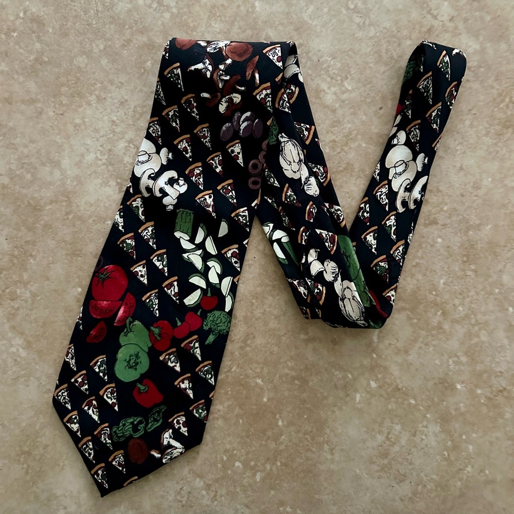 Nicole Miller Vintage 90’s Pizza Toppings Tie